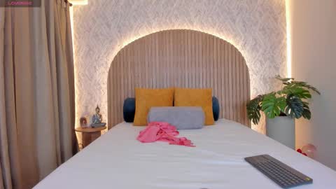 Snapshot of annhya chatting on 10.23.25 Annhya online show from 10.23.25