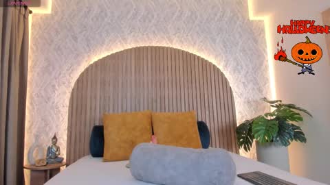 Snapshot of annhya chatting on 10.31.25 Annhya online show from 10.31.25