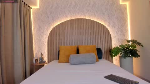 Snapshot of annhya chatting on 11.21.25 Annhya online show from 11.21.25