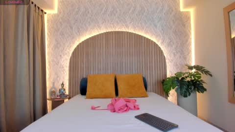 Snapshot of annhya chatting on 12.16.25 Annhya online show from 12.16.25