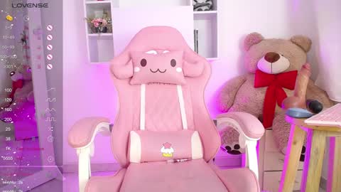 Snapshot of anni99_ chatting on 12.12.24 Anni online show from 12.12.24