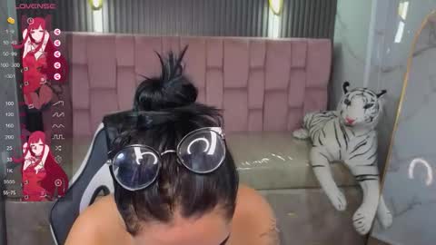 Anni acker b online show from 01.05.26