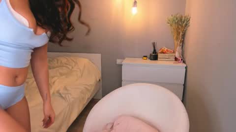 Annie online show from 11.15.25