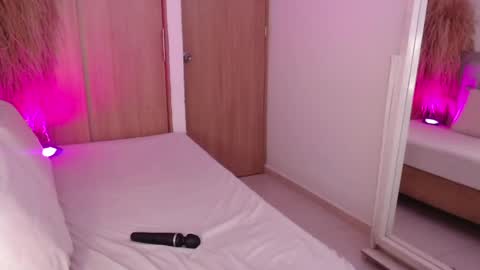 annie_20_ online show from 04.17.26