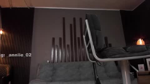 annie_barozzi online show from 02.25.25