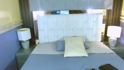 Annie  online show from 04.17.26