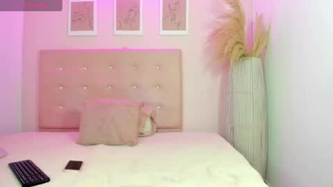 annie_dolce_ online show from 06.01.26