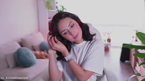 Annie    online show from 12.11.24