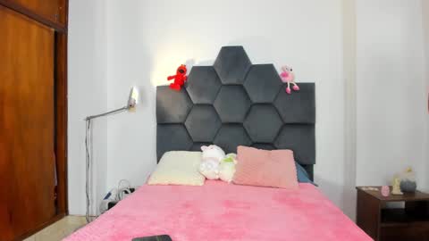 Snapshot of annie_dreams69 chatting on 12.03.24 Annie online show from 12.03.24