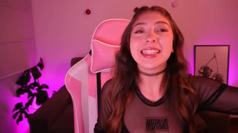 Snapshot of annie_evans24 chatting on 01.06.25 Annie Evans online show from 01.06.25