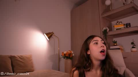 Annie Evans online show from 03.11.26