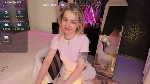 Snapshot of annie_leone chatting on 05.27.26 Annie online show from 05.27.26