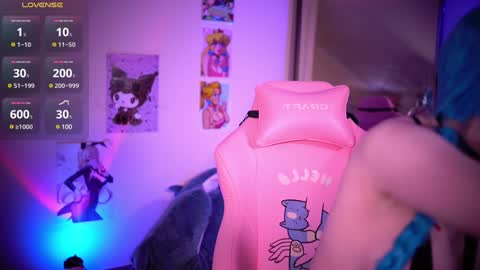 Annie May   online show from 12.08.24