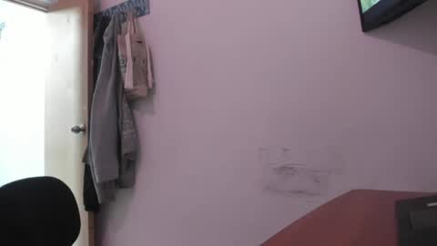 Snapshot of annie_rosse1017 chatting on 04.26.26 annie_rosse1017 online show from 04.26.26