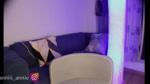 JEANNE no olvides seguirme dont forget follow me  uu online show from 03.04.26