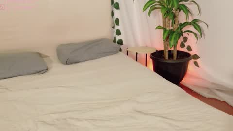 Annie Valeria  online show from 02.01.26