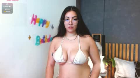 Annie Volker online show from 12.18.25