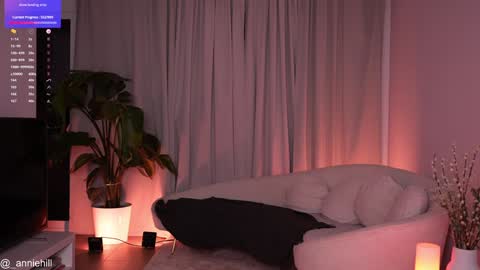 Snapshot of anniehillofficial_ chatting on 01.25.25 anniehillofficial_ online show from 01.25.25