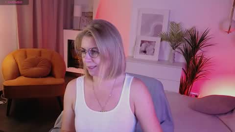 Annie online show from 10.15.25