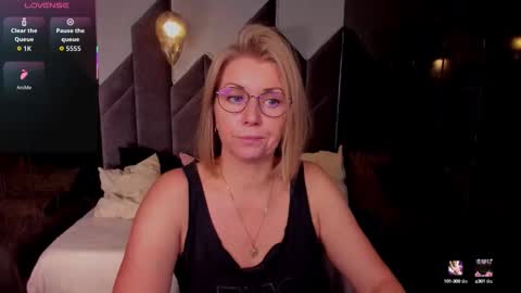 Annie online show from 10.16.25