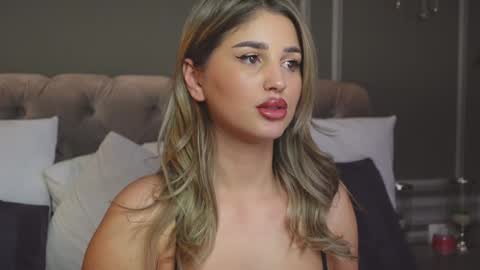 AnnieStyles online show from 01.24.25