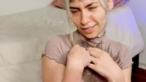 Snapshot of annietinky chatting on 09.09.25 annietinky online show from 09.09.25