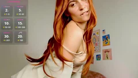 Snapshot of annietinky chatting on 09.10.25 annietinky online show from 09.10.25