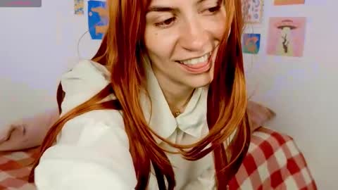 Snapshot of annietinky chatting on 10.08.25 annietinky online show from 10.08.25