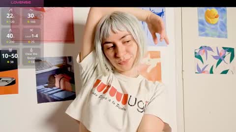 Snapshot of annietinky chatting on 10.22.25 annietinky online show from 10.22.25