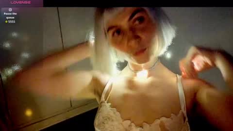 Snapshot of annietinky chatting on 10.24.25 annietinky online show from 10.24.25