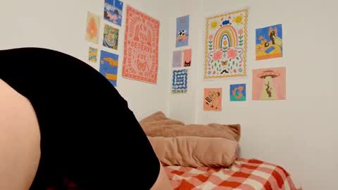 Snapshot of annietinky chatting on 11.02.25 annietinky online show from 11.02.25