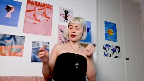 Snapshot of annietinky chatting on 11.04.25 annietinky online show from 11.04.25