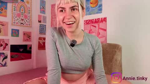 annietinky online show from 03.26.26