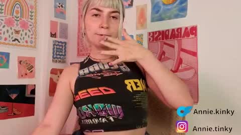 annietinky online show from 04.10.26