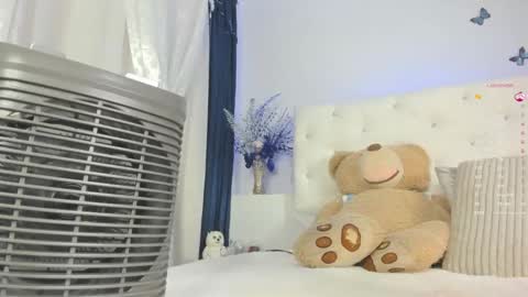 Snapshot of annigv chatting on 01.13.25 Angels Melody online show from 01.13.25