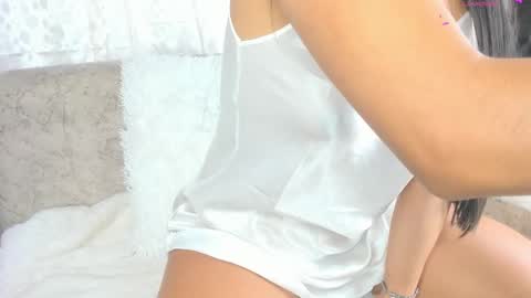 Snapshot of annigv chatting on 03.10.25 Angels Melody online show from 03.10.25