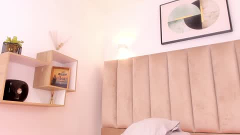 Snapshot of anniie_queen chatting on 02.08.25 Annie Queen online show from 02.08.25