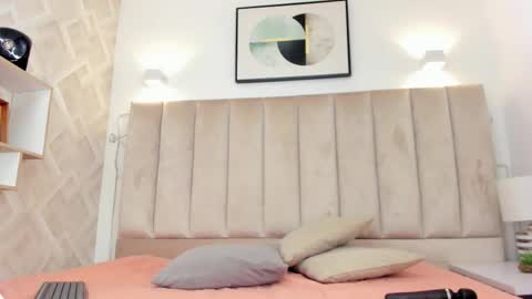 Snapshot of anniie_queen chatting on 11.12.25 Annie Queen online show from 11.12.25