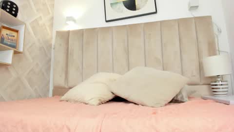 Annie Queen online show from 02.04.26