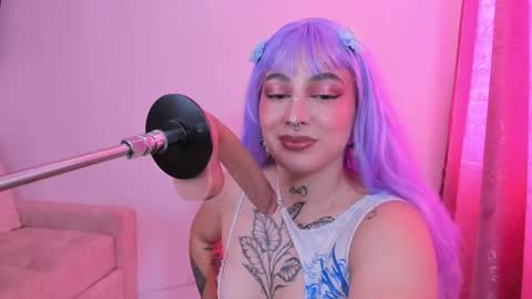 Snapshot of annika_03 chatting on 09.28.25 Gise. online show from 09.28.25