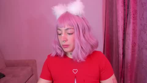 Snapshot of annika_03 chatting on 10.19.25 Gise. online show from 10.19.25