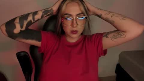 Annika online show from 11.06.25