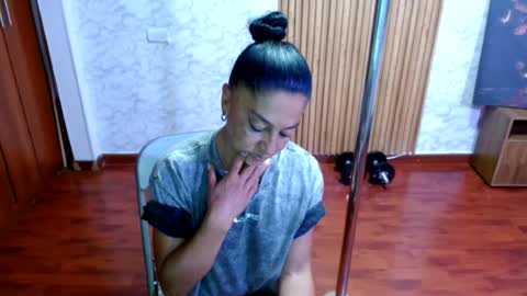 Snapshot of annita_muscle chatting on 07.14.26 Annita online show from 07.14.26