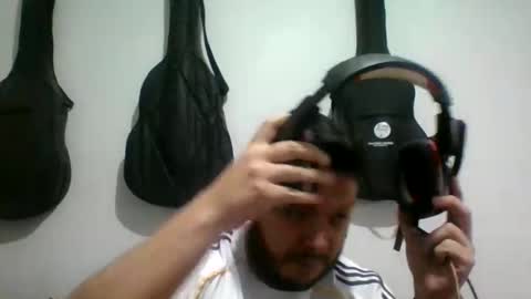 lion kennedy independent model moderator online show from 09.28.25