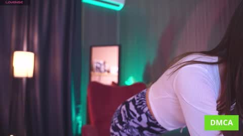 Annuetta online show from 11.27.25