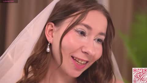 Snapshot of annuetta chatting on 05.17.26 Annuetta online show from 05.17.26