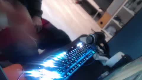 LoyalDog online show from 04.21.26