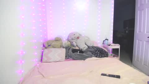  INDEPENDENT MODEL next srteam 240624 online show from 09.15.25