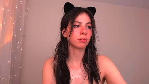 Snapshot of anny_leinhart chatting on 01.27.25 Ana online show from 01.27.25