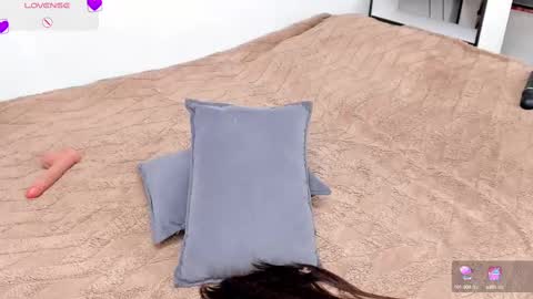 anny_leps online show from 02.19.25